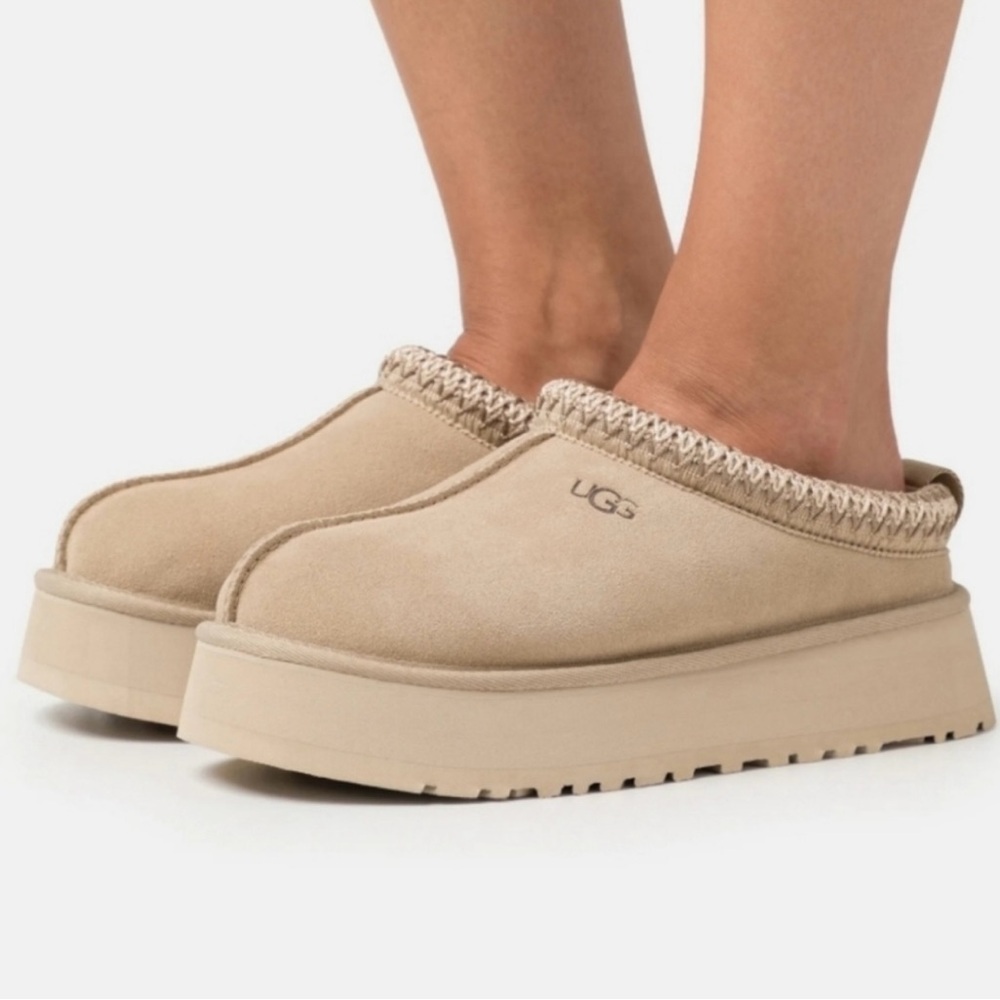 Ugg Tazz Tasman Platform Slippers Beautiful Mustard Seed Women’s size 8